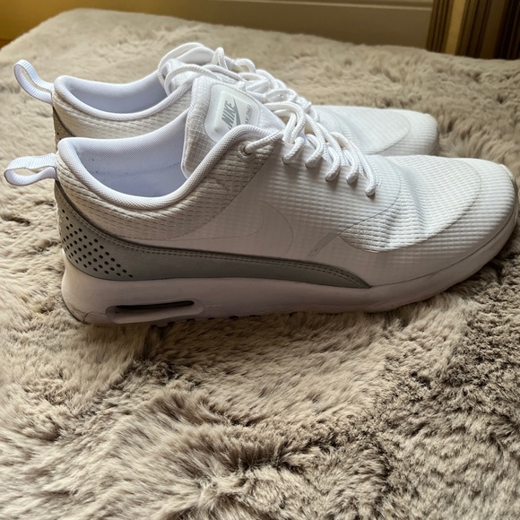 Nike Air Max Thea Casual Sportswear Shoe White Metallic Womens Size 8.5 - Picture 7 of 12